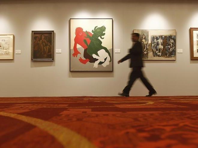 Yaptırımlardan korkan Rus oligarklar sanat eserlerini elden çıkarıyor