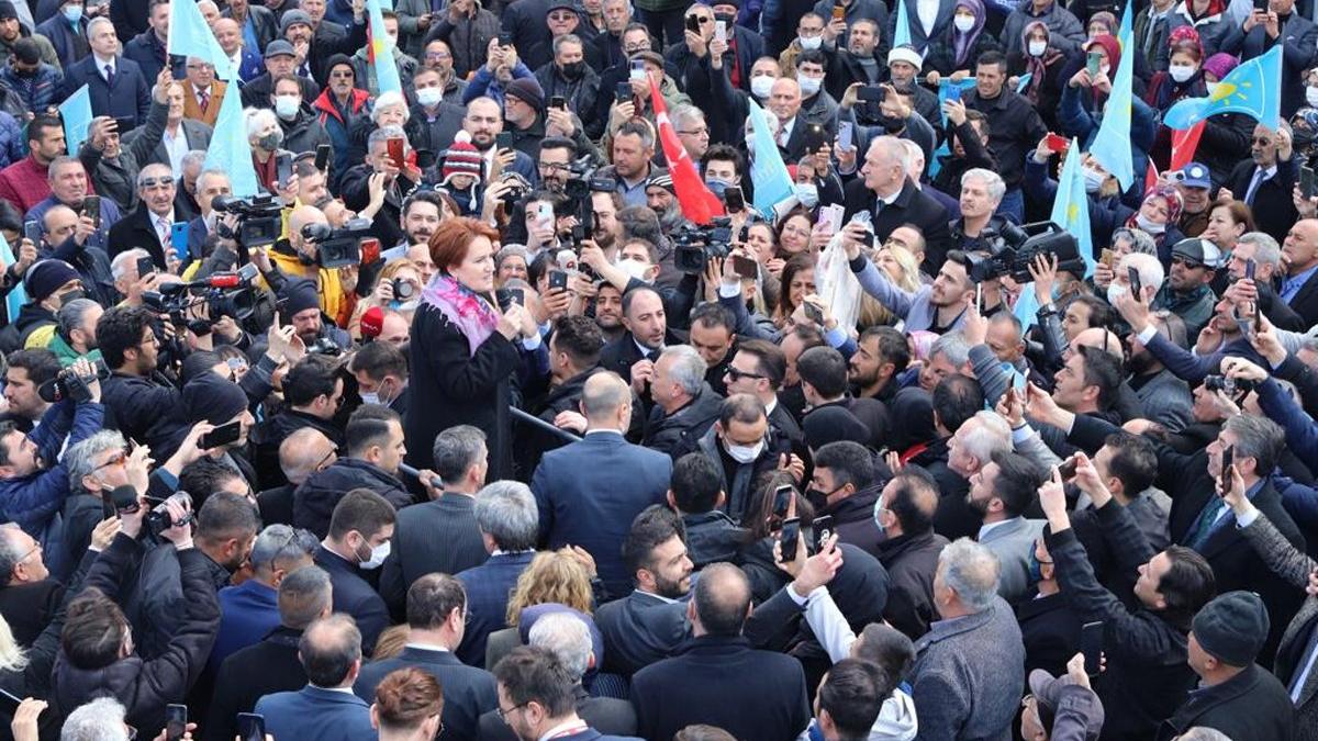 Vatandaş, Akşener'e böyle seslendi: Bunların yaptıkları artık yeter