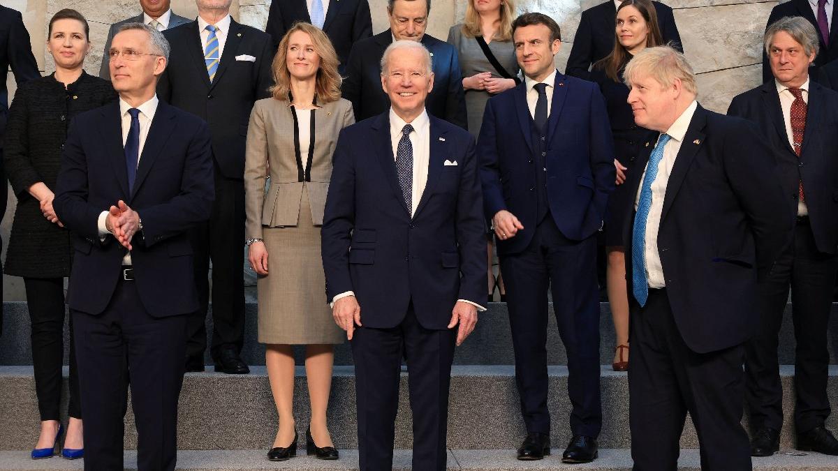 NATO Zirvesi'nde Boris Johnson şov