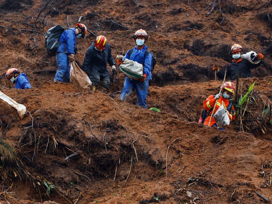Çin'deki uçak kazasında 132 can kaybı
