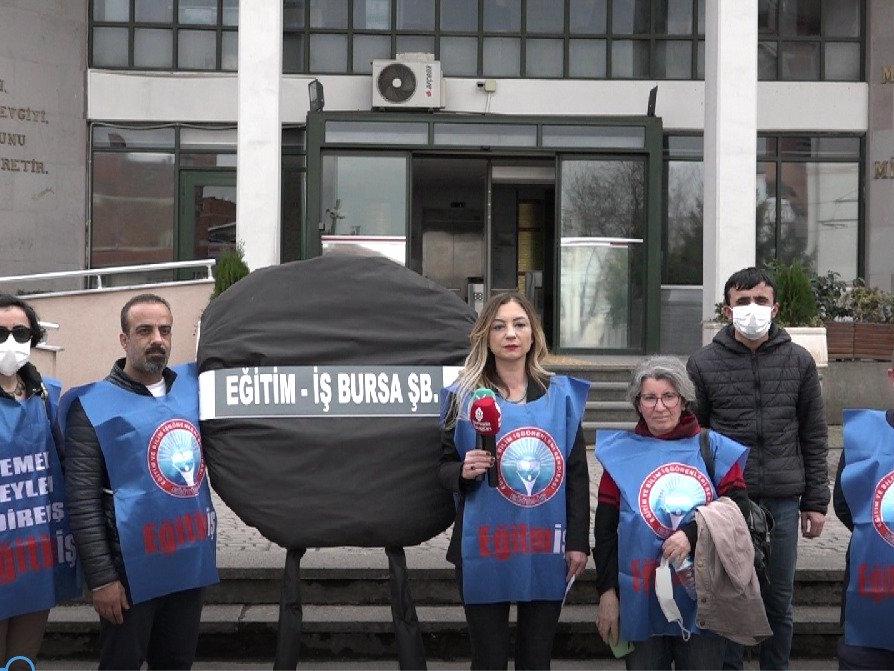 'Harem-selamlık' müdürün iade edilmesi protesto edildi