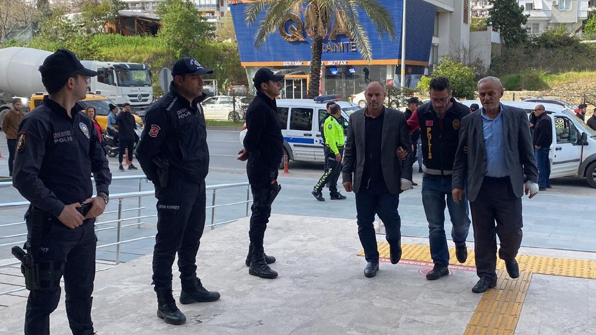 Husumetli aileler arasında kavga: 14 yaralı, 8 tutuklama