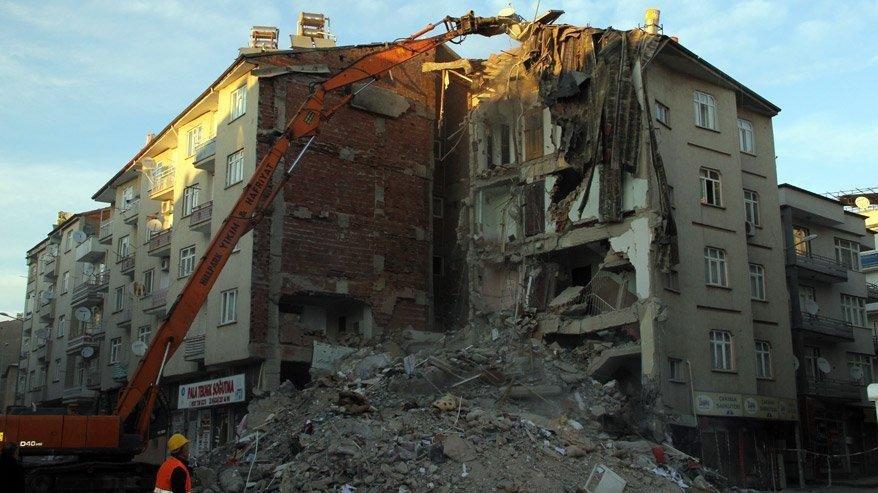 'Önce deprem vurdu sonra TOKİ!'