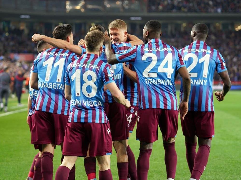 Trabzonspor'un şampiyonluğu için 8 puan kaldı!