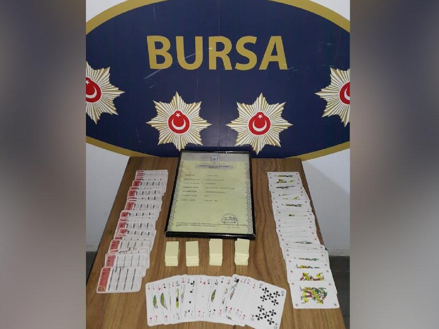 Bursa'da kumar oynatılan 2 kıraathaneye operasyon: 9 kişi yakalandı