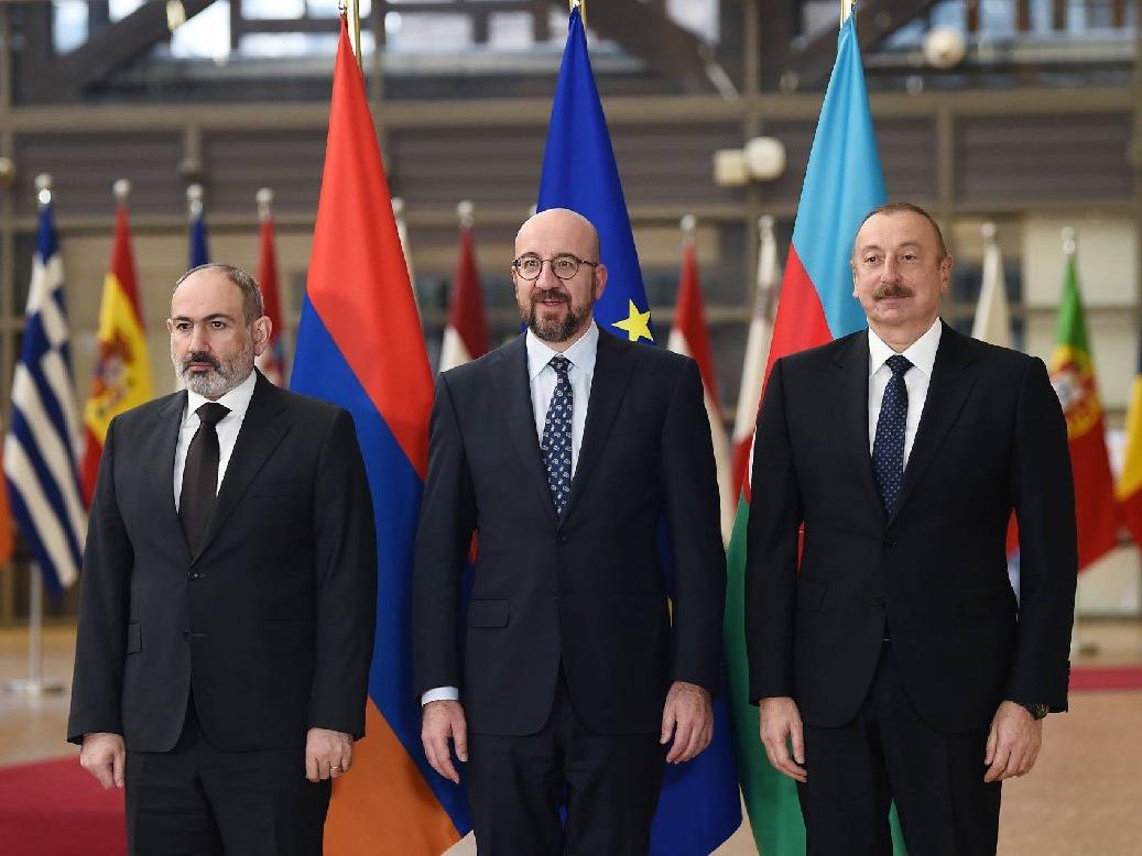 Azerbaycan ve Ermenistan, barış görüşmeleri için anlaşmaya vardı