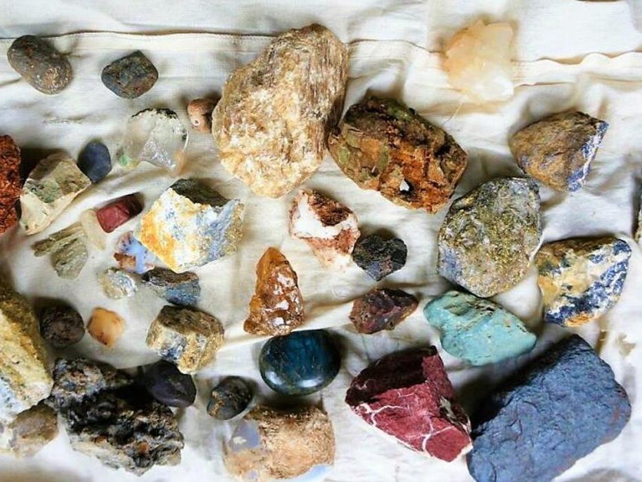 Doğadan topladığı değerli taşlar geçim kaynağı oldu