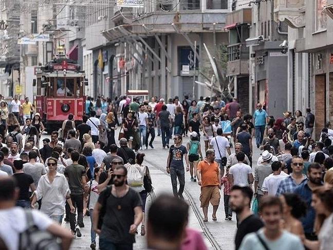 İŞKUR'a kayıtlı işsizler, TÜİK'in resmi işsiz sayısını geride bıraktı
