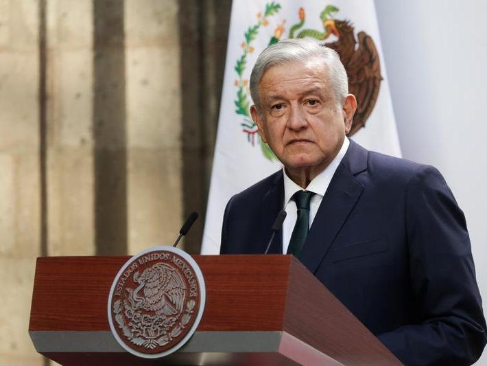 Meksika'nın solcu lideri, referandumda koltuğunu korudu