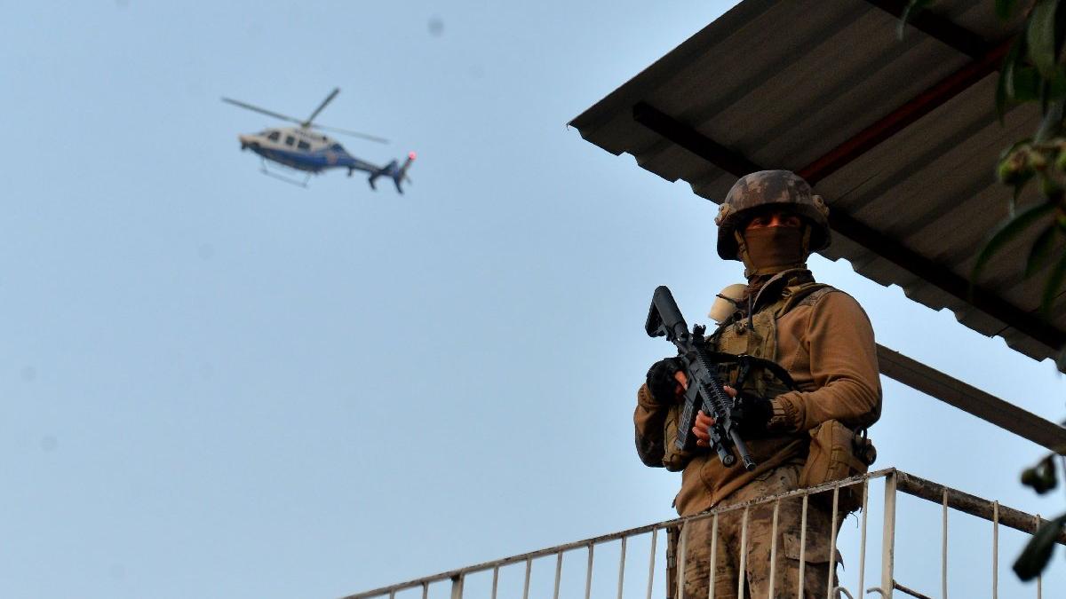 Adana'da helikopter destekli 'çete' operasyonu: 30 gözaltı