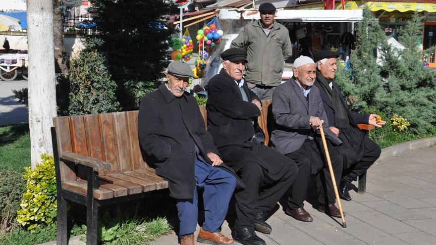 Emekli ikramiyesi 4253 TL olsun