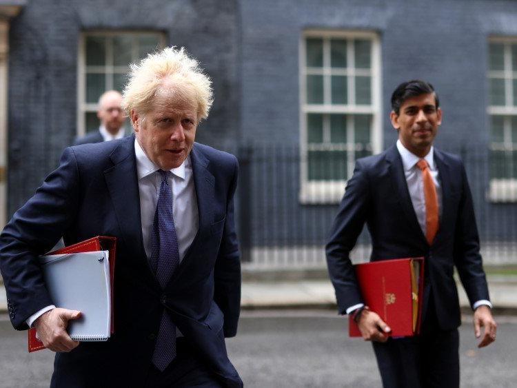 İngiltere'de Partygate skandalı büyüyor: Başbakan Johnson ve Maliye Bakanı Sunak'a para cezası