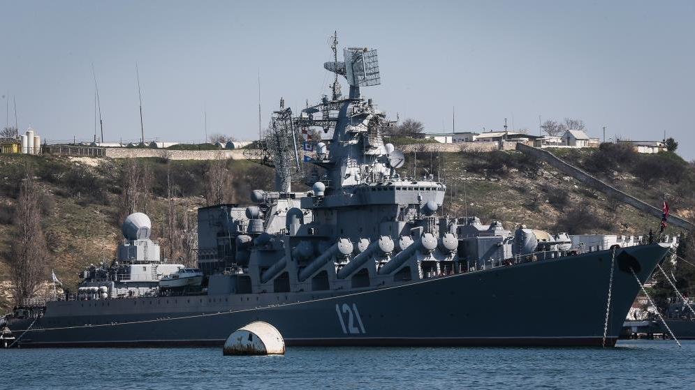 Ukrayna'nın vurduğu Moskova kruvazör gemisi battı