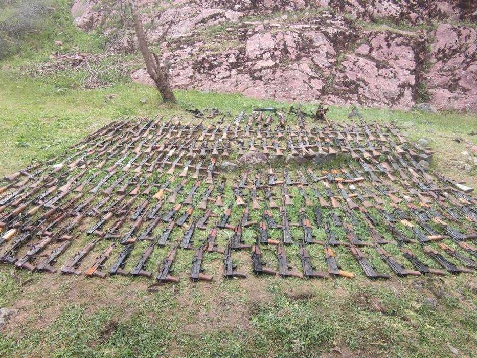 Irak'ın kuzeyinde PKK'ya ait silahlar ele geçirildi