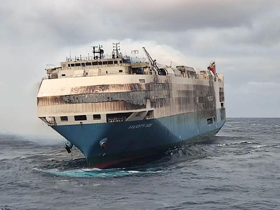 Tunus kıyılarında yakıt yüklü gemi battı: Türk mürettebat kurtarıldı