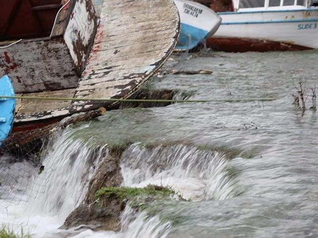 İstanbul'a su sağlayan iki baraj taştı