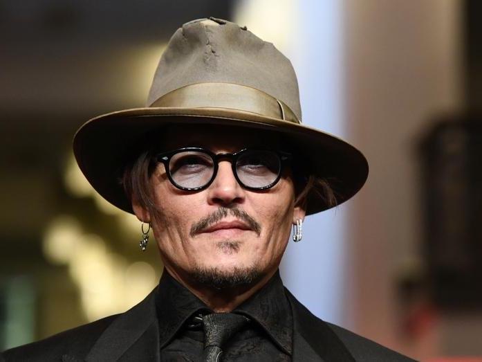 Johnny Depp Karayip Korsanları filmini hiç izlemediğini söyledi