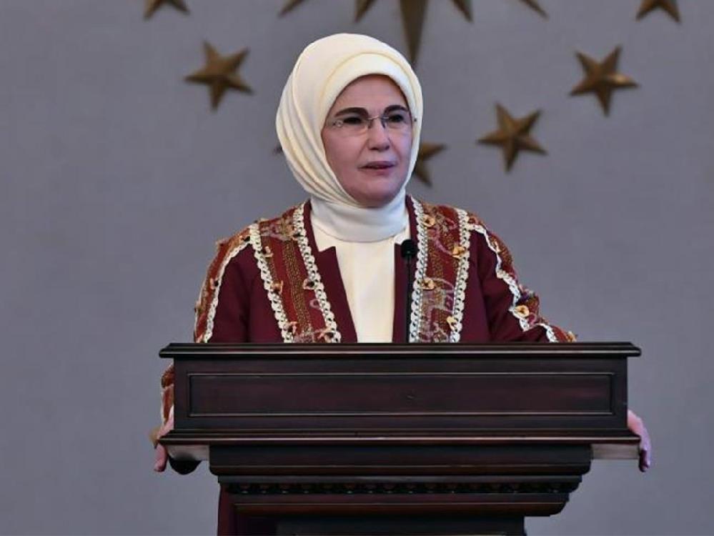 Emine Erdoğan: Kadınlar küresel bir mahalle baskısına maruz kalıyor