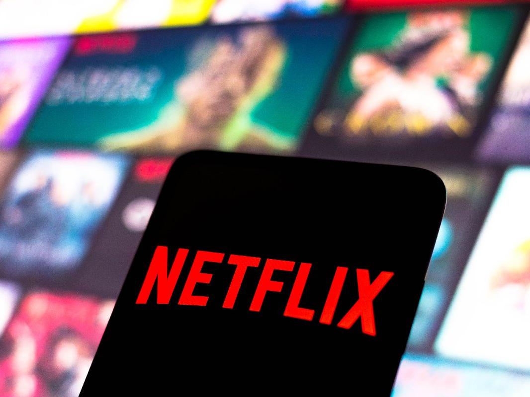 Netflix'in yeni planı: Şifre paylaşımı bitiyor, reklamlar geliyor
