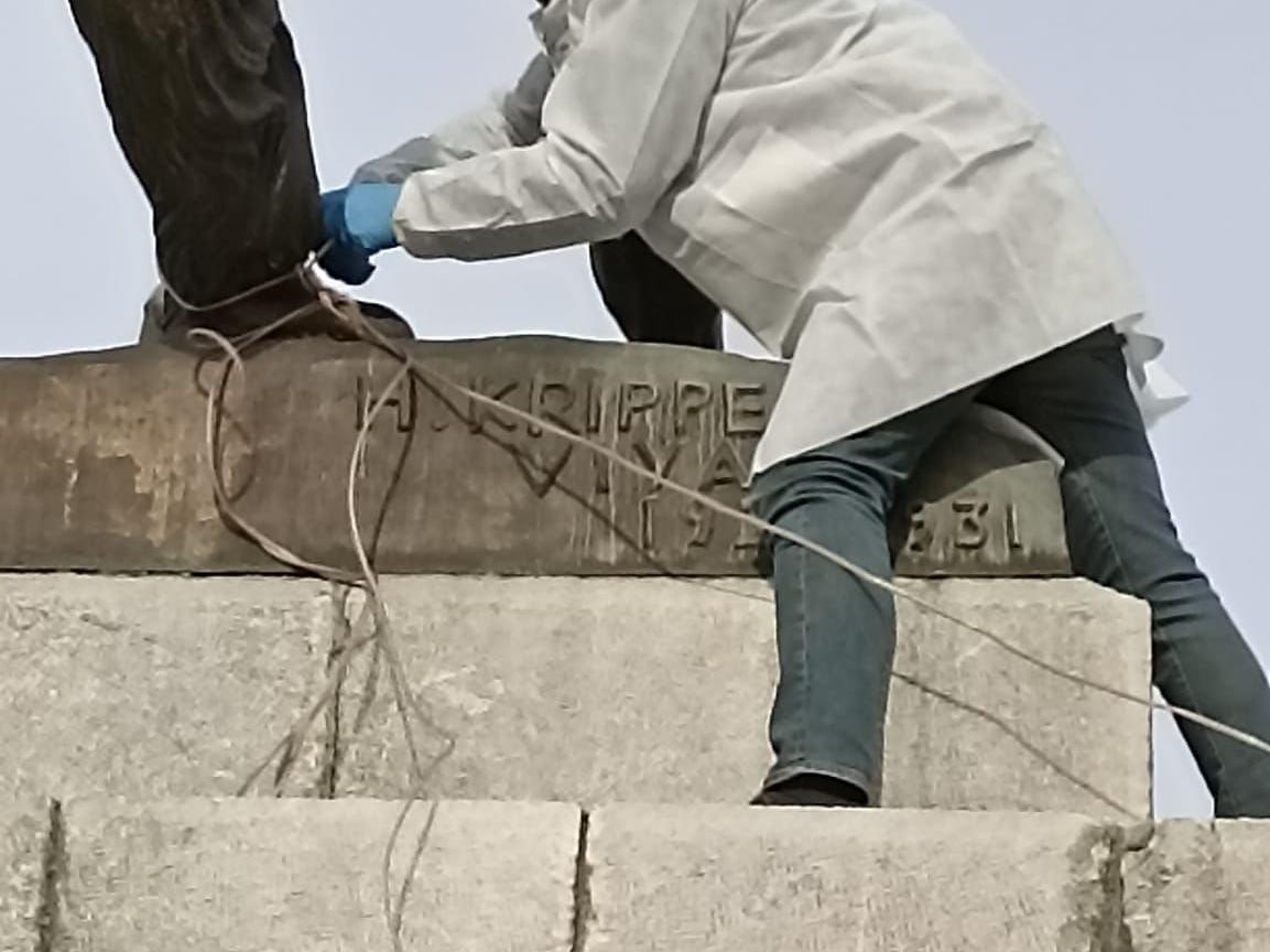 Onur Anıtı'na saldıran sanıklara 5'er yıl hapis