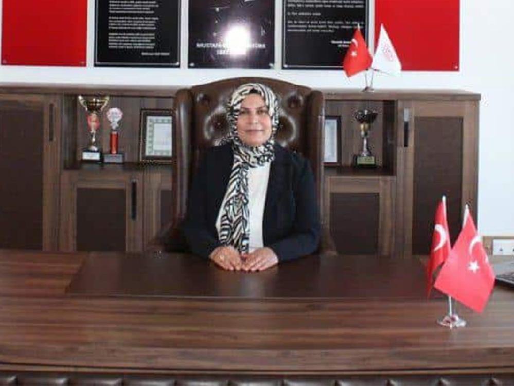 Eşi AKP'ye katıldı, iki hafta sonra müdür olarak atandı
