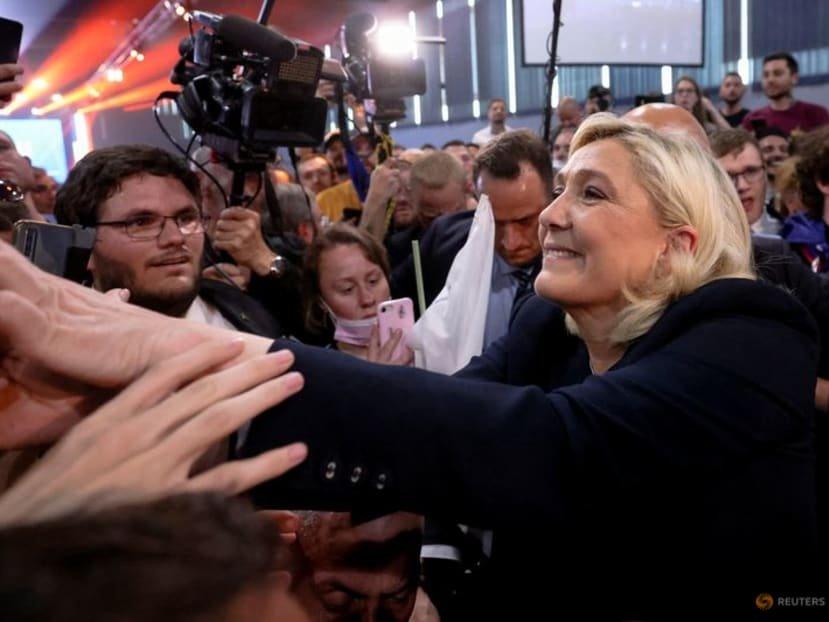 Düellolarına başörtü tartışması damga vurmuştu: Le Pen'den Macron'a sert sözler