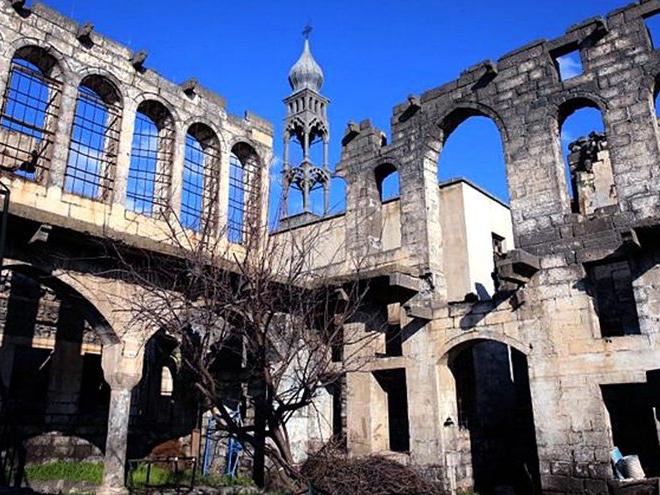 Harabeye dönmüştü... Tarihi Ermeni kilisesinde yeniden çan sesi yükselecek