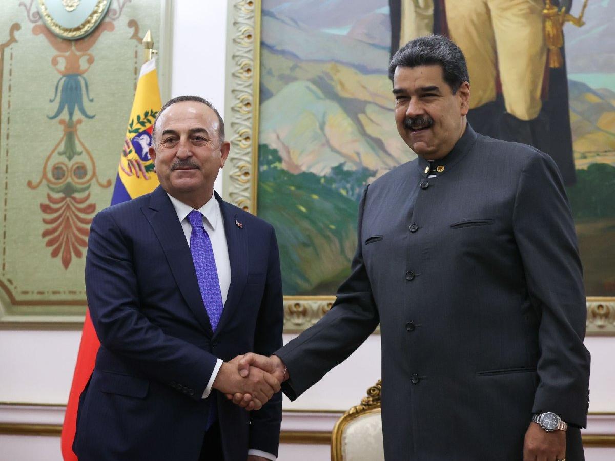 Çavuşoğlu, Venezuela lideri Maduro ile görüştü