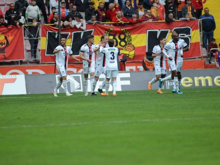 Beşiktaş Kayseri'de geriden gelerek kazandı: 2-3