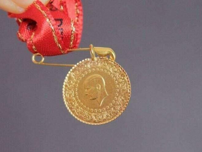 Altın fiyatları bugün ne kadar? Gram altın, çeyrek altın kaç TL? 5 Mayıs 2022