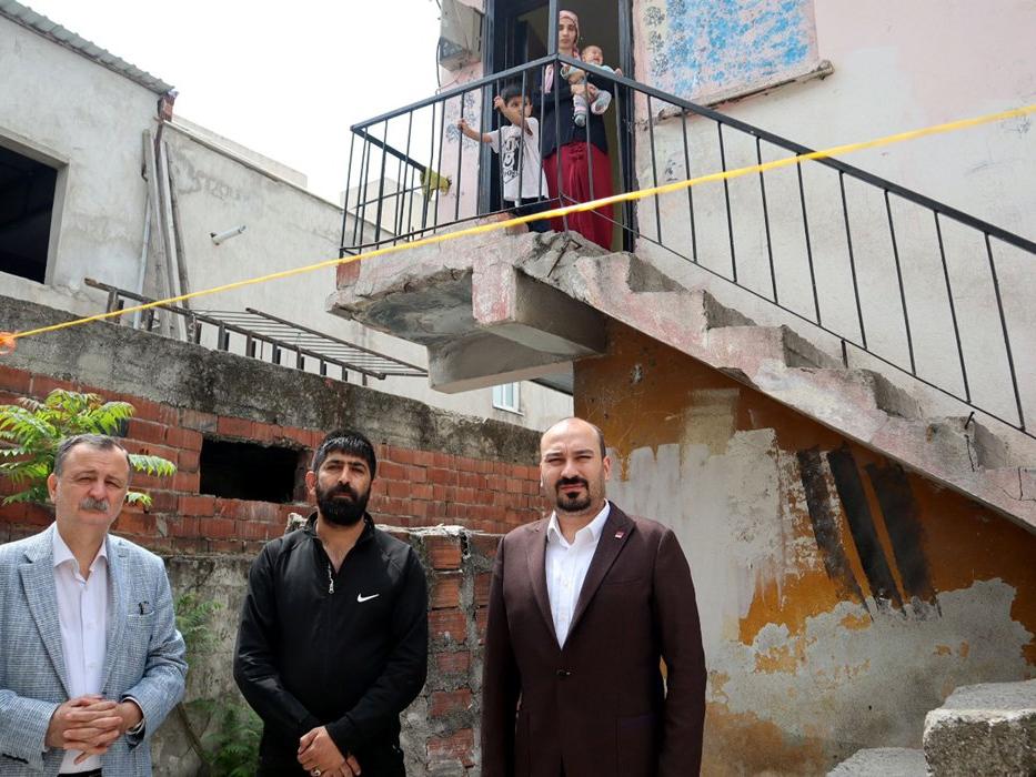 Elektriği kesilen aile: Hakkımızı helal etmiyoruz