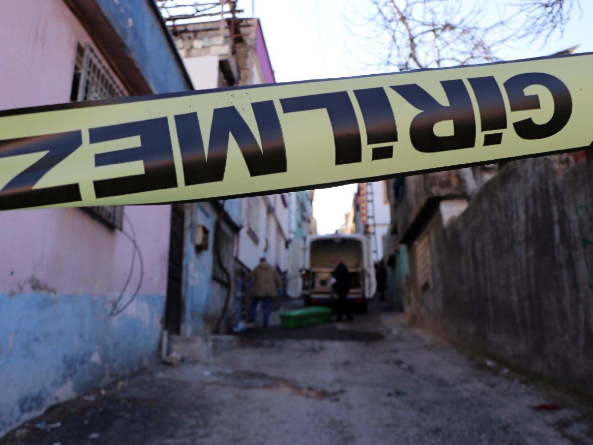 Tartıştığı arkadaşını bıçaklayarak öldürdü