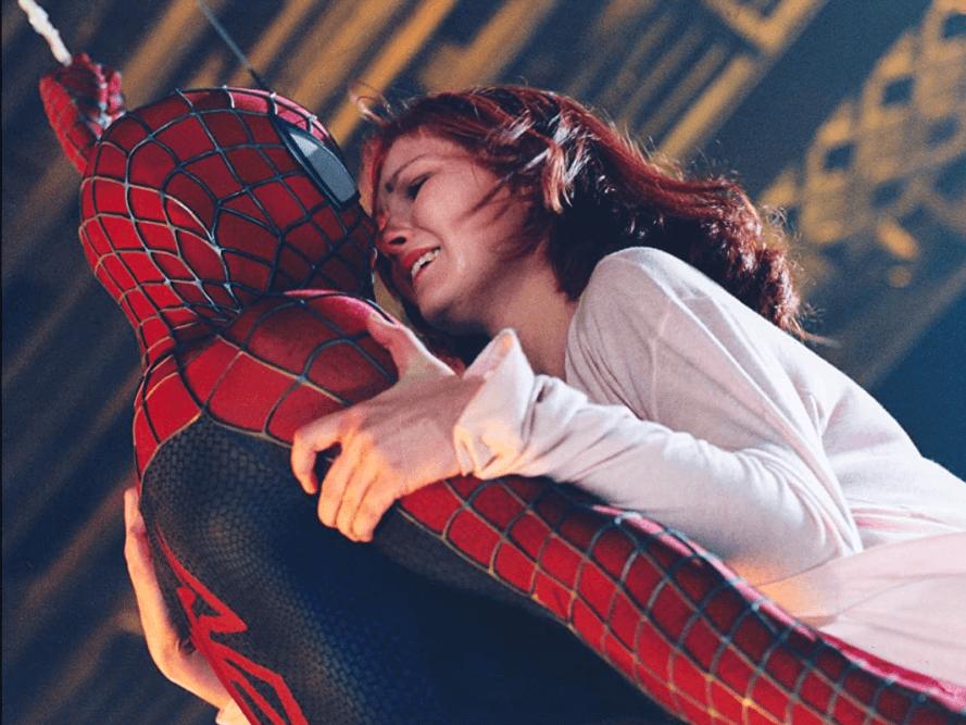 Tobey Maguire, ikonikleşen öpüşme sahnesini anlattı