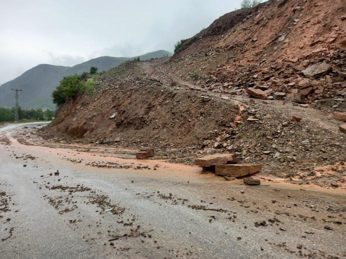 Osmaniye'de sağanak sonrası heyelan; istinat duvarı yıkıldı
