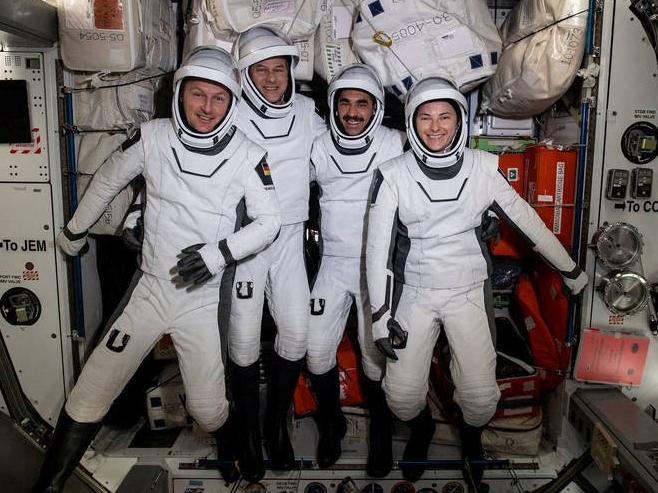 6 aylık görev sona erdi: SpaceX ekibi Dünya'ya döndü