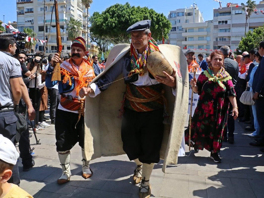 Antalya'da Yörük Türkmen Festivali göçle başladı