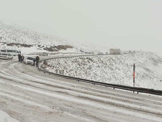 Güzeldere Geçidi kar ve tipi nedeniyle ulaşıma kapatıldı