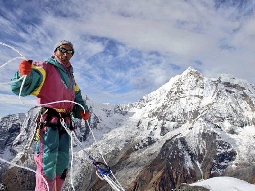Kendi rekorunu kırdı, 26. kez Everest'e tırmandı