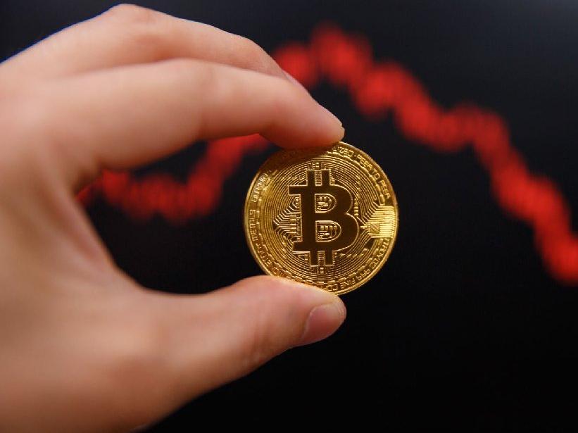 Bitcoin son 10 ayın en düşüğünde: Kripto piyasasında deprem