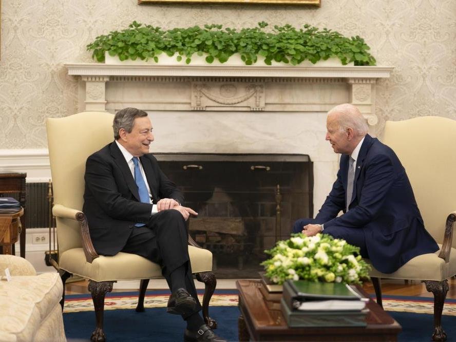 Biden, İtalya Başbakanı Draghi ile görüştü