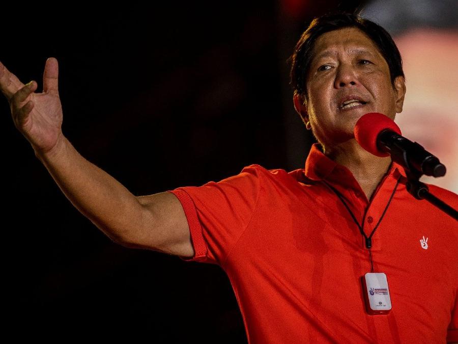 Filipinler'de seçimi eski diktatörün oğlu Marcos kazandı