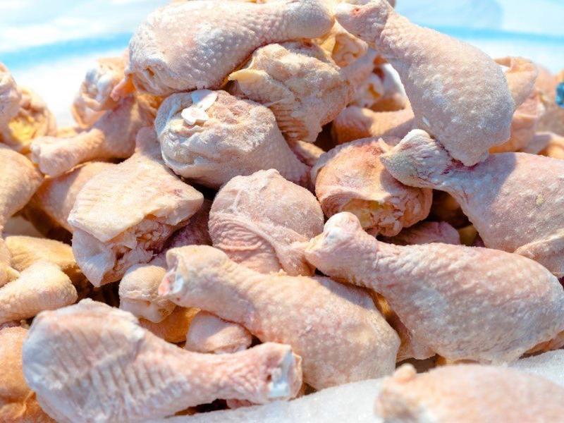 İngiltere'de Salmonella şüphesiyle tavuklu gıdalar toplatılıyor