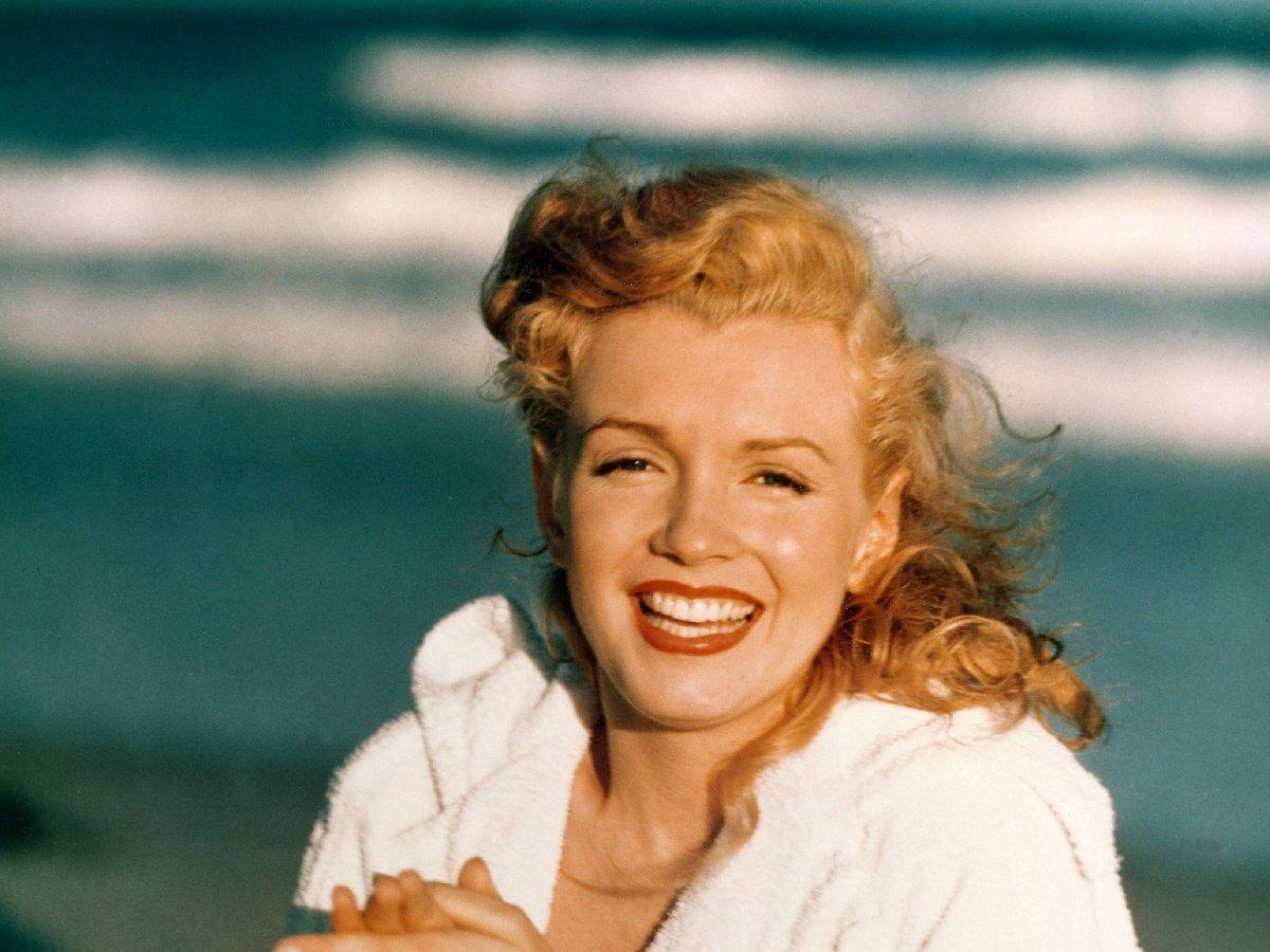 Marilyn Monroe biyografisinin 18 yaş sınırı alması tepki çekti