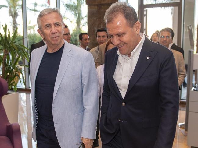 CHP’li büyükşehir belediye başkanları Mersin’de buluştu