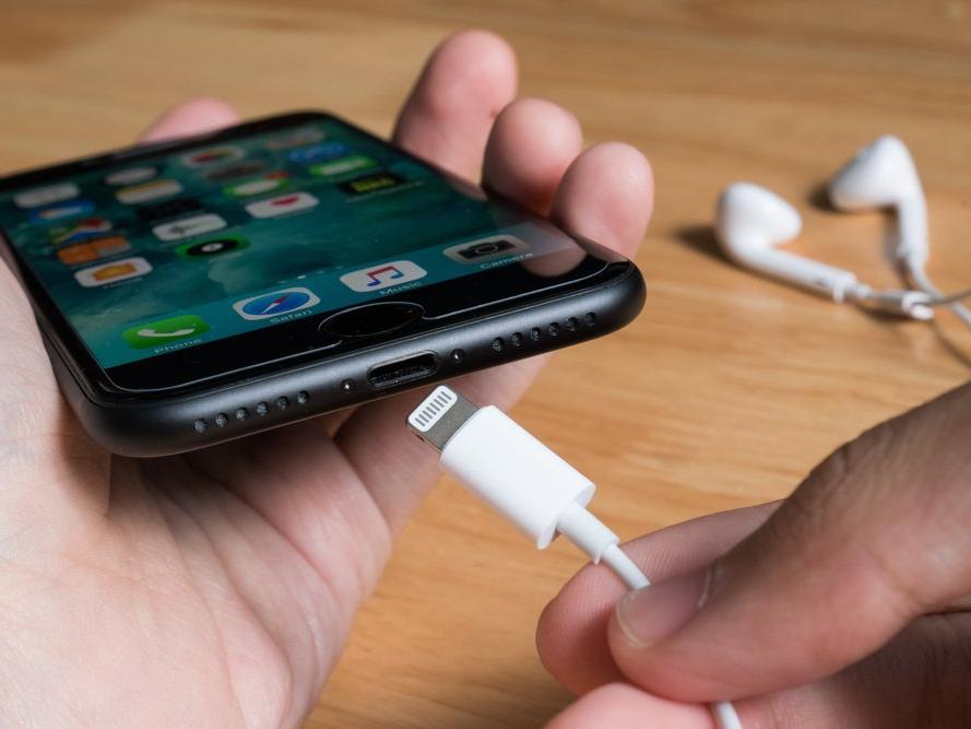 Apple, iPhone'lardaki şarj soketi USB-C'ye çevirecek
