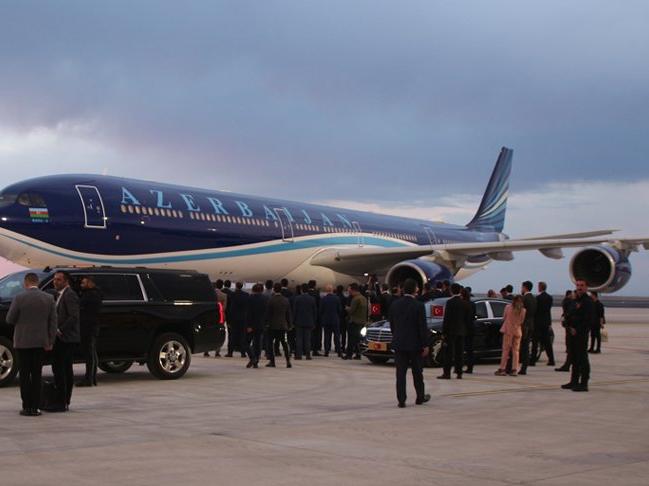 Erdoğan, Aliyev'i havalimanından uğurladı