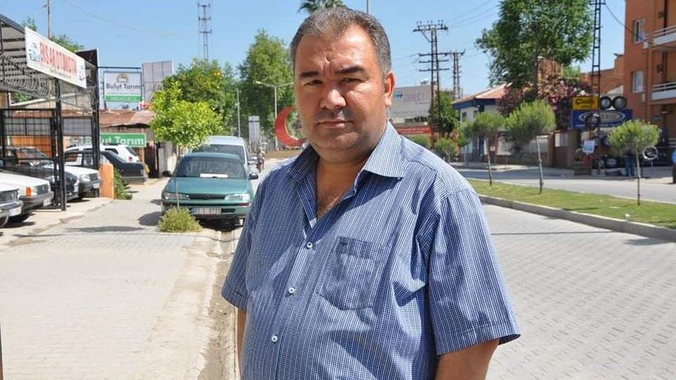 Köpeklerden kaçarken düşüp başını çarpan fotoğrafçı, yaşama tutunamadı