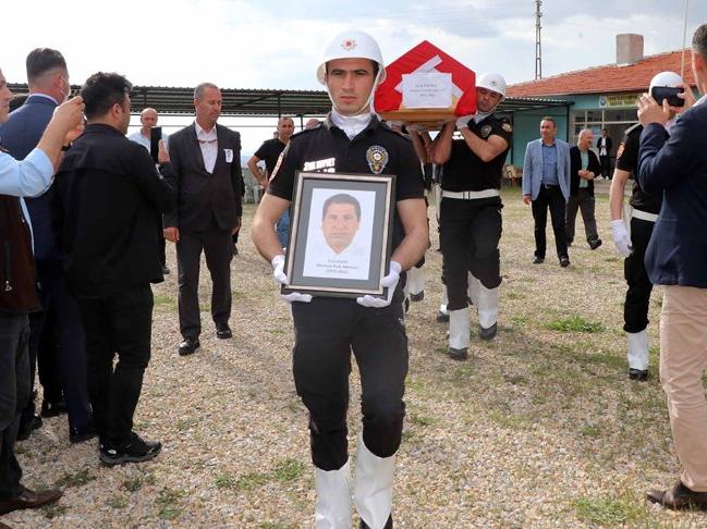 Muhsin Yazıcıoğlu'nun yakın korumalığını da yapan polis memuru son yolculuğuna uğurlandı