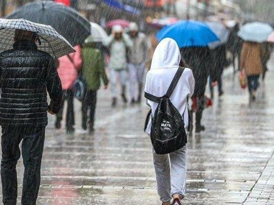 Meteoroloji uyardı: Yağış İstanbul'a doğru geliyor