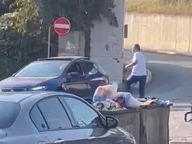 Emekli polis, sokak ortasında tartıştığı kadını katletti